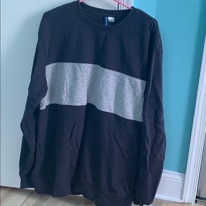 Navy crew neck with gray detail